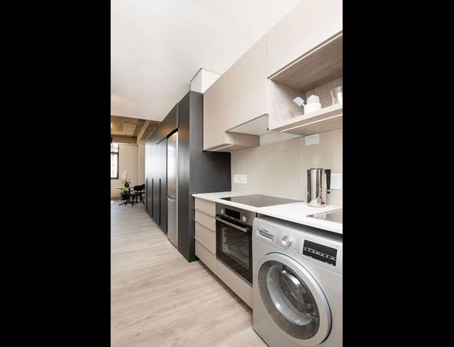 BEDROOM APARTMENT FOR SALE IN SANDOWN